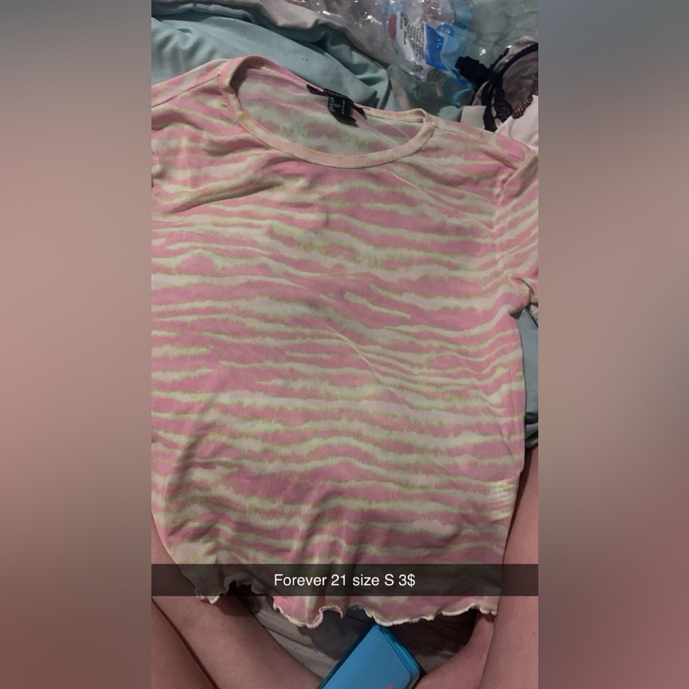 Forever 21 shirt size small color green and pink